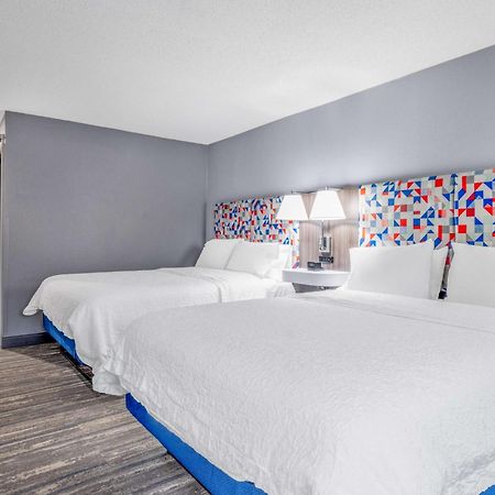 Hampton Inn Sanford Bagian luar foto