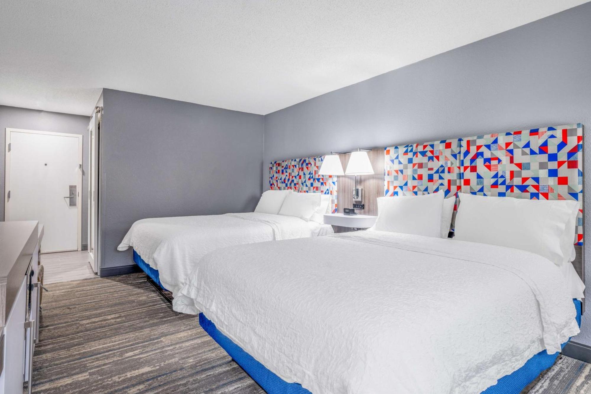 Hampton Inn Sanford Bagian luar foto