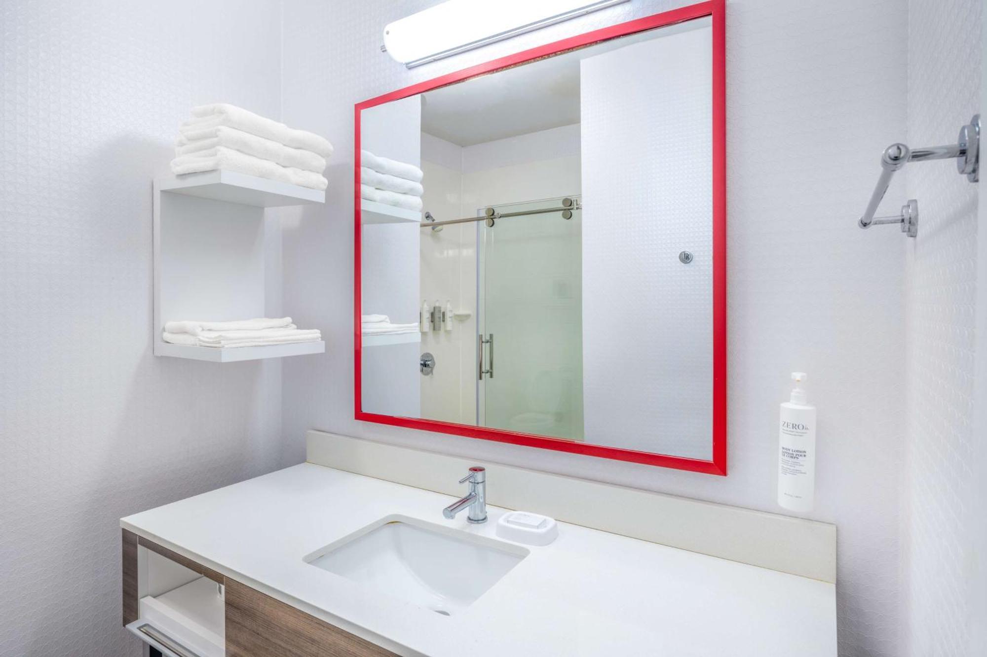 Hampton Inn Sanford Bagian luar foto