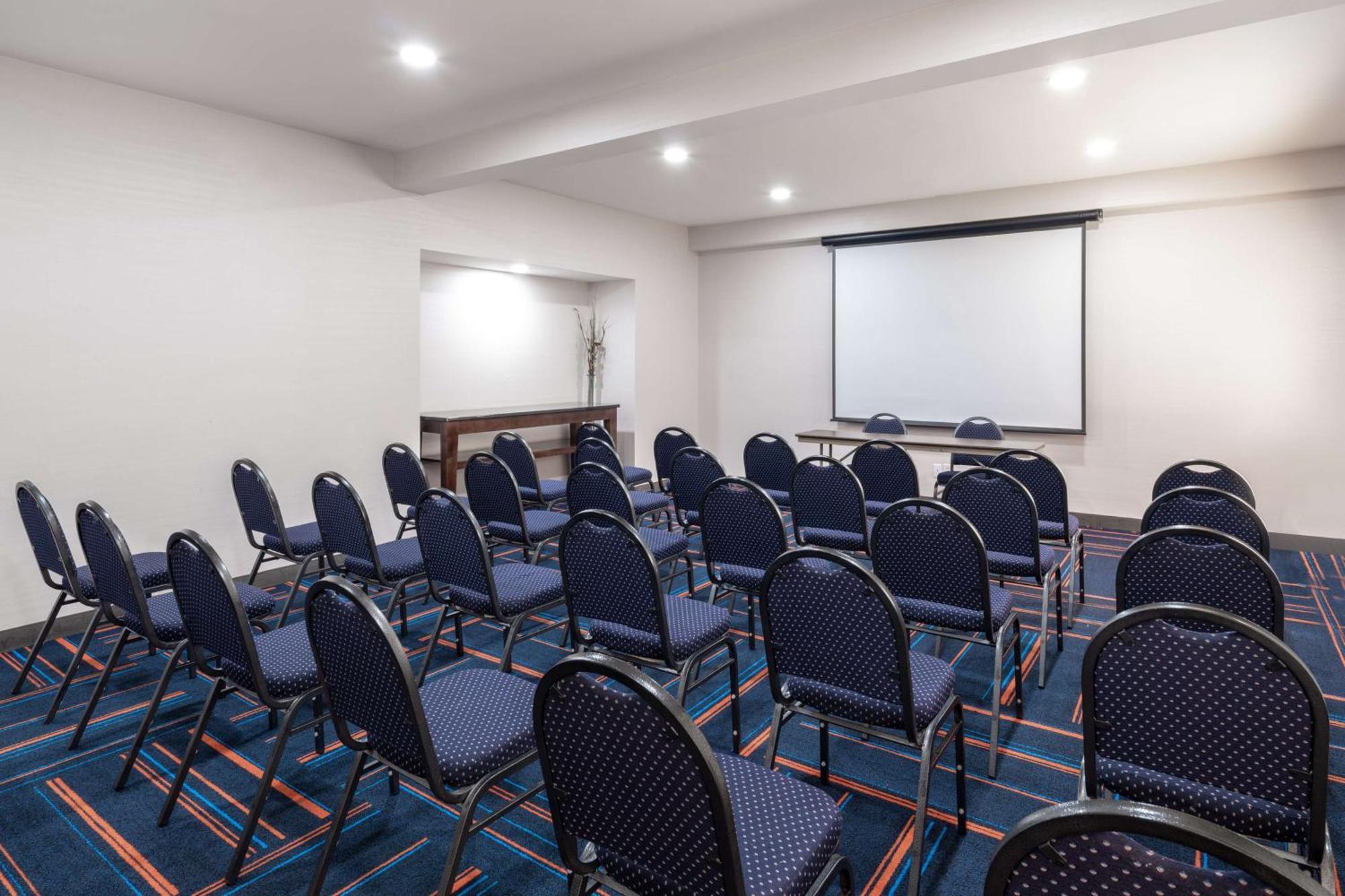 Hampton Inn Sanford Bagian luar foto