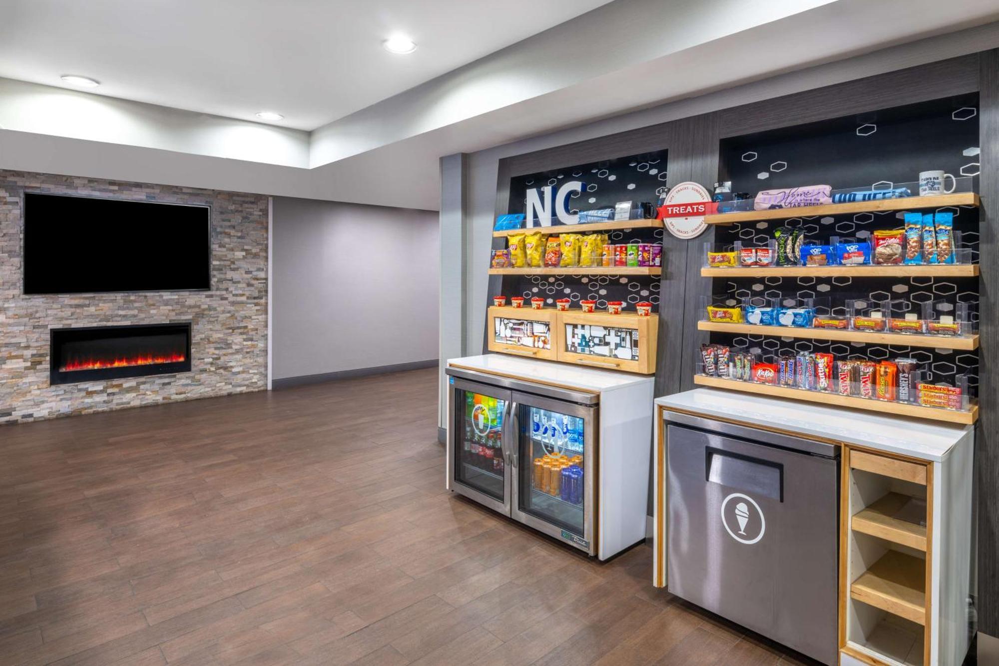 Hampton Inn Sanford Bagian luar foto