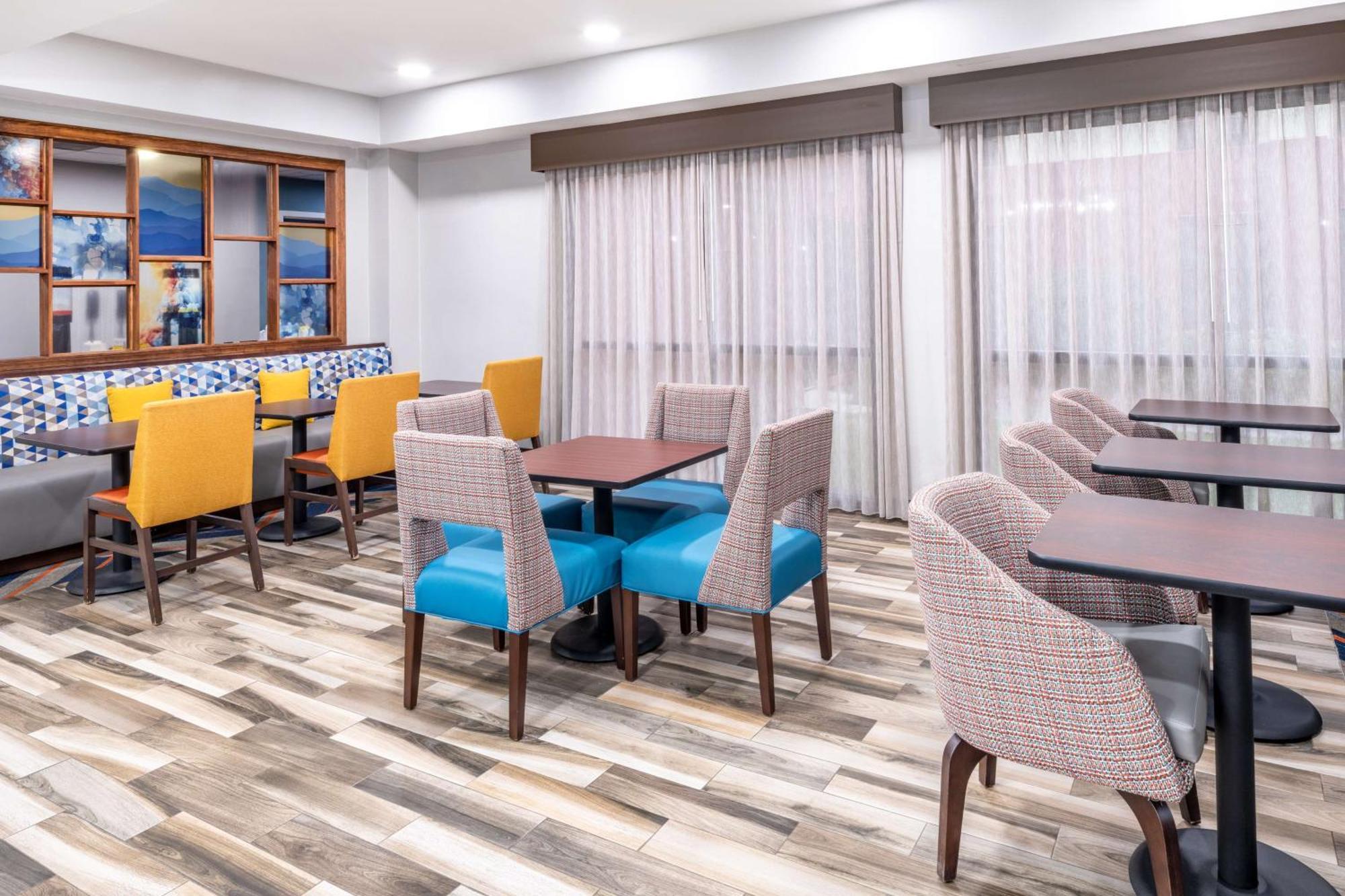 Hampton Inn Sanford Bagian luar foto