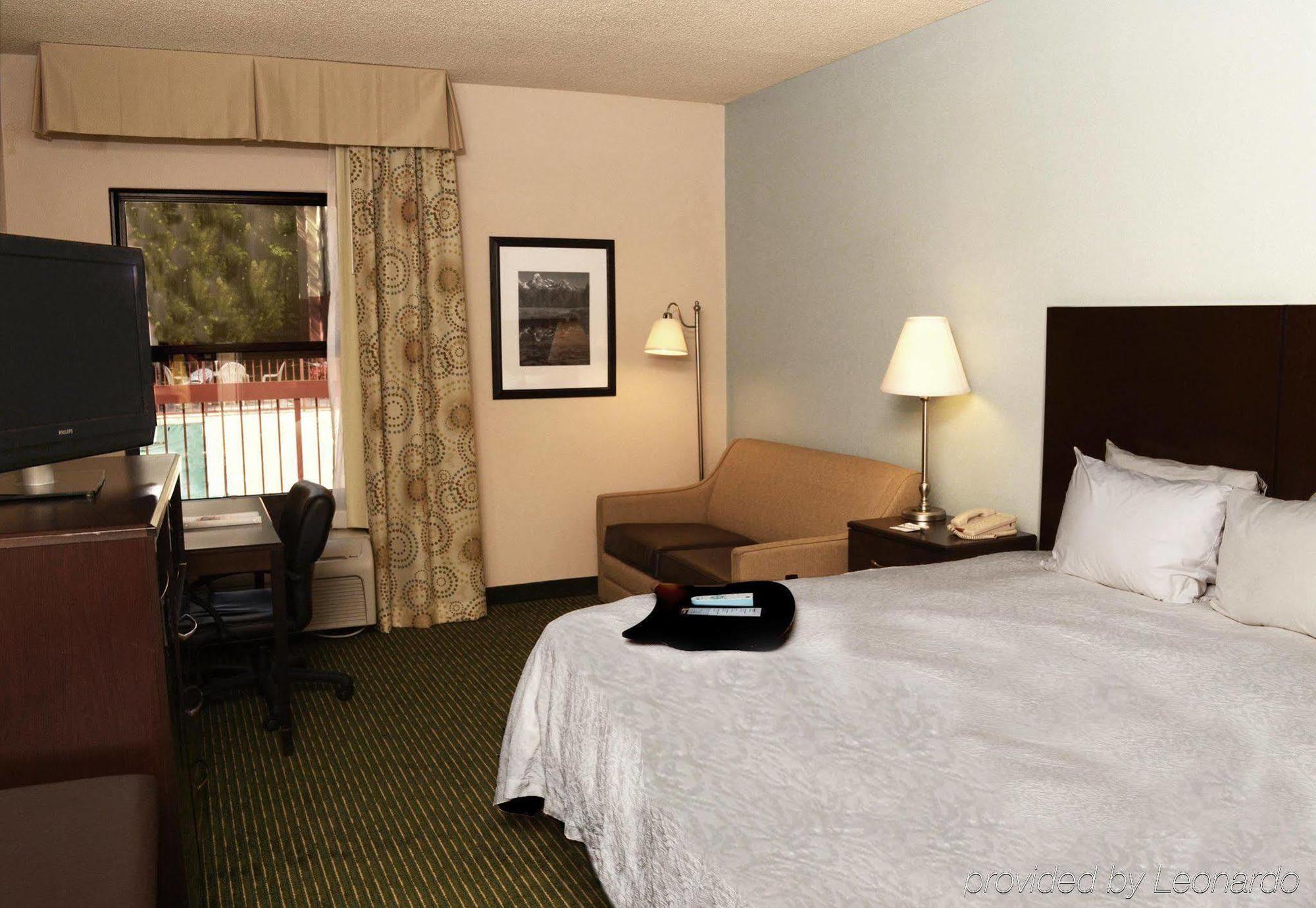 Hampton Inn Sanford Bagian luar foto